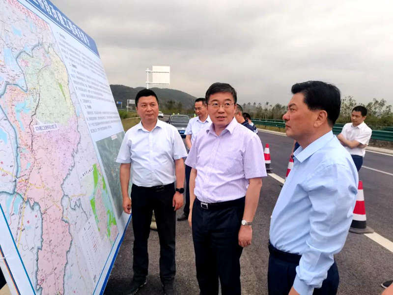 池州市委副書記、市長朱浩東到G318池殷改建01標(biāo)督導(dǎo)檢查